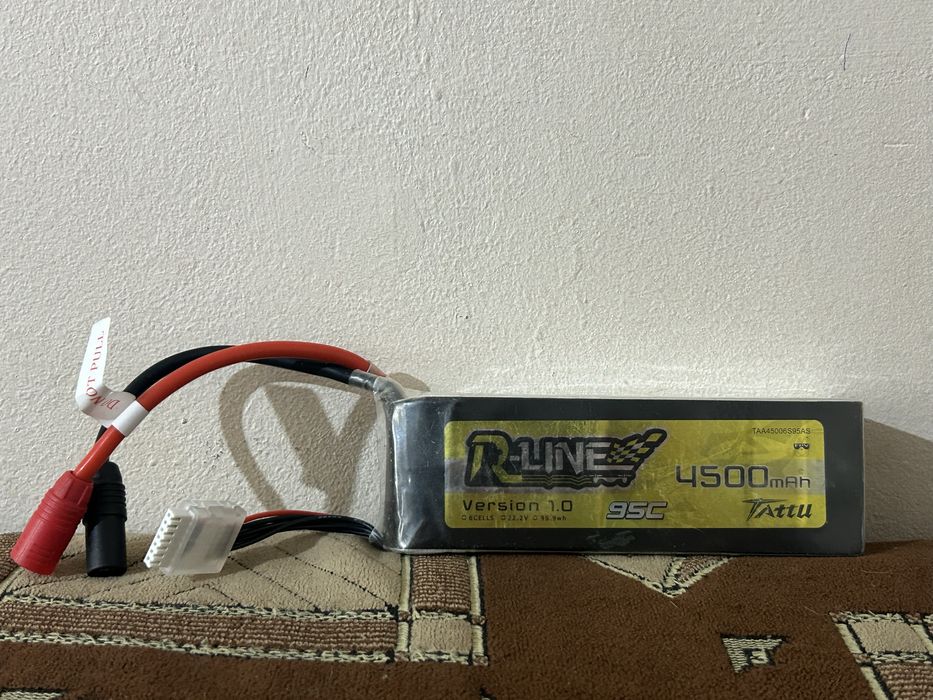 Baterie acumulator Tattu R-Line 4500mah 6S 22.2V 95C
