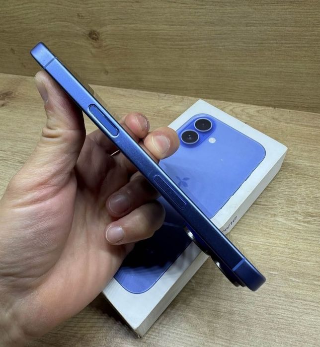 iPhone 16 Ultramarine Baterie 100%