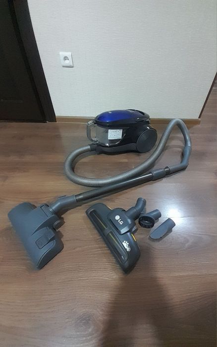 Пылисос LG в хорошем состоянии почти новый