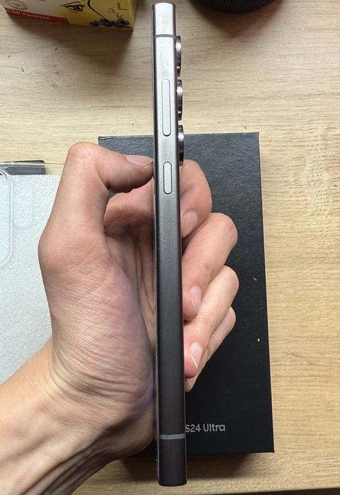 Samsung S24 Ultra 256gb гаранция