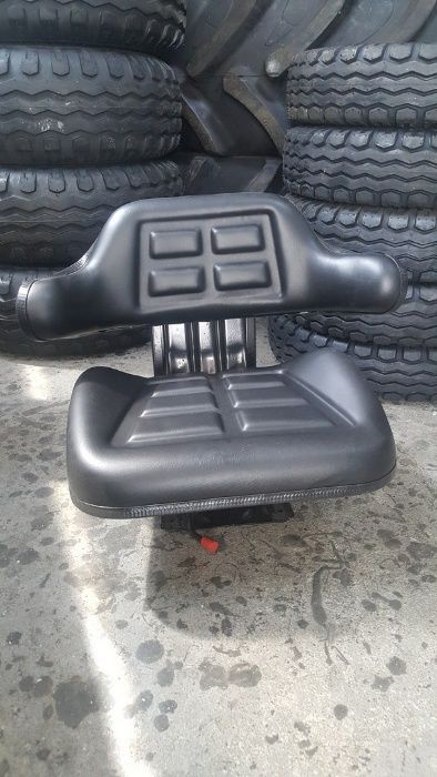 Scaun tractor cu triplu reglaj talpa universala scaune noi 445 u650