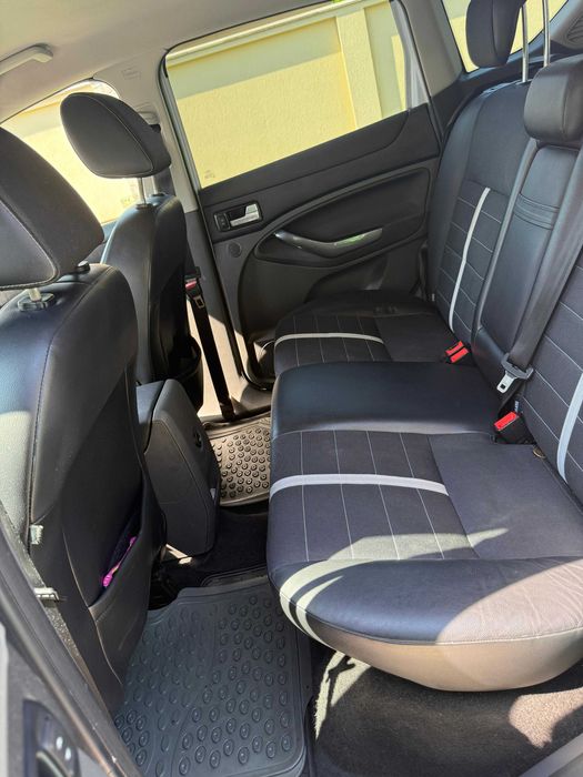 Ford Kuga 4x4 Diesel – 2011 – Spațioasă și Fiabilă