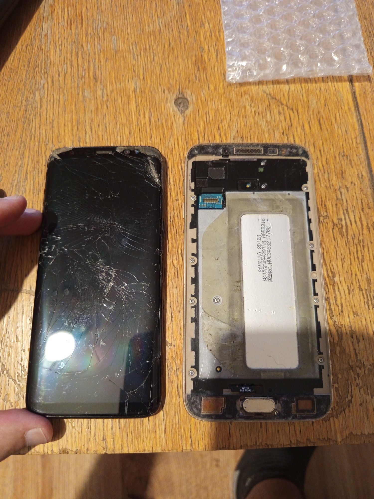 Samsung galaxy s8 , j7