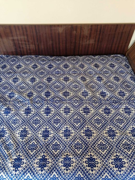 Автентична покривка за легло