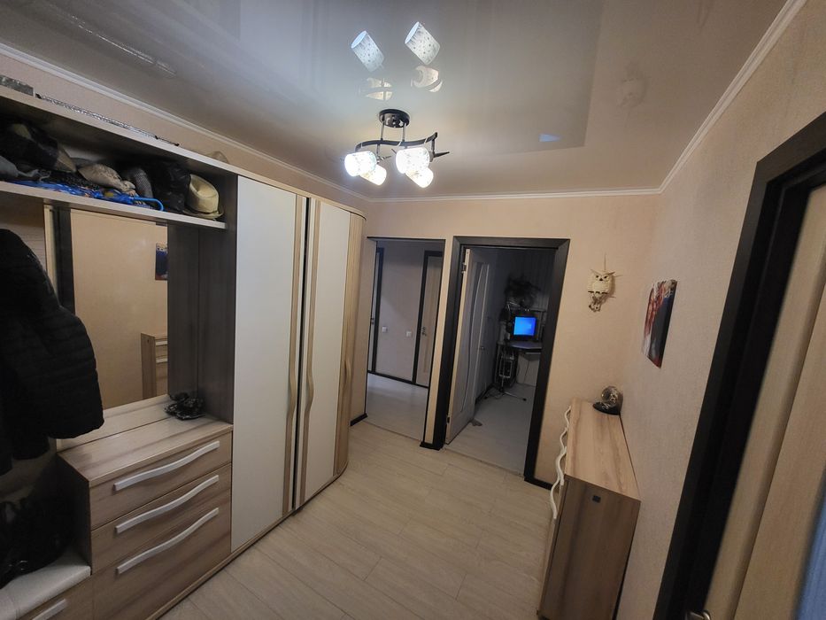 Продам квартиру р-н 8 школа, Каз.Правды 126