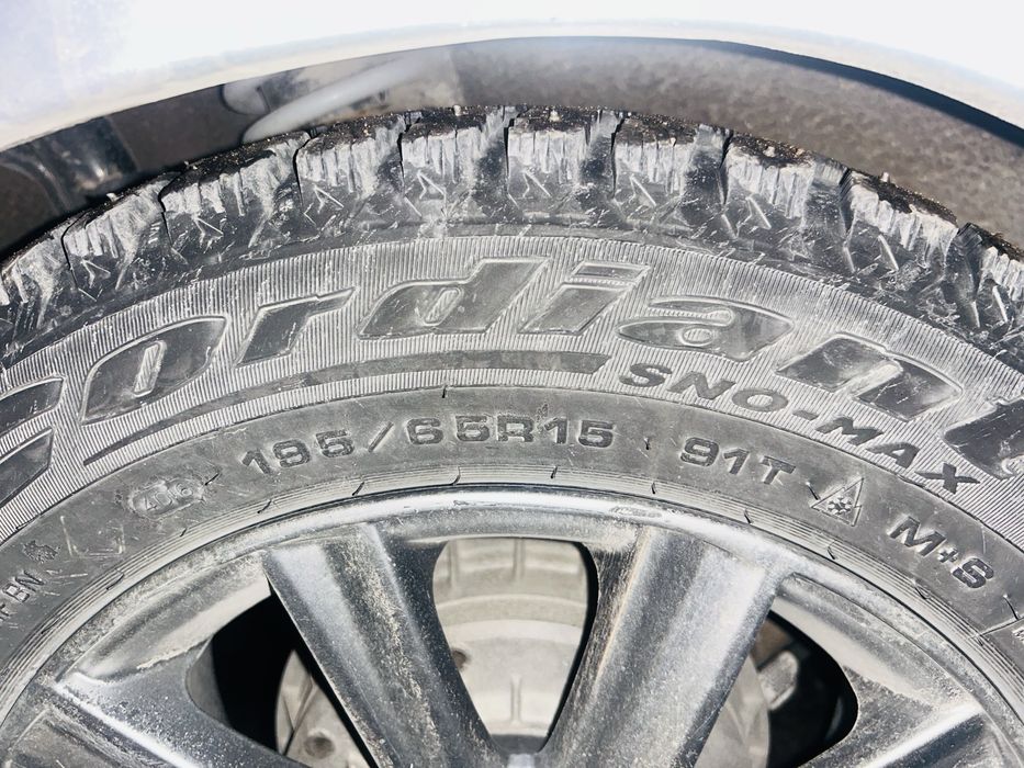 Продается зимние шипы Cordiant 195.65.R15
