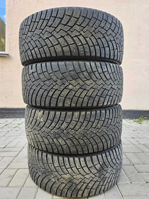 Pirelli ice zero 2 255/45/R20
