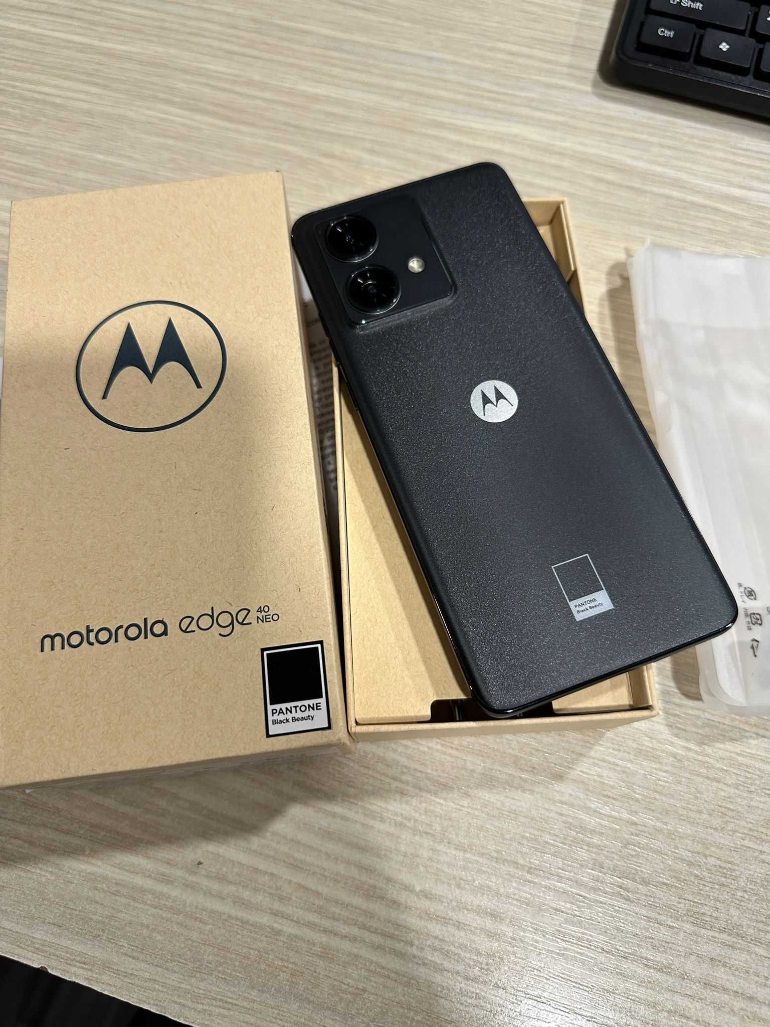 Motorola Edge 40 Neo/256GB, 12GB RAM, 5G/Black, NOU, Garantie 2 ANI!!!