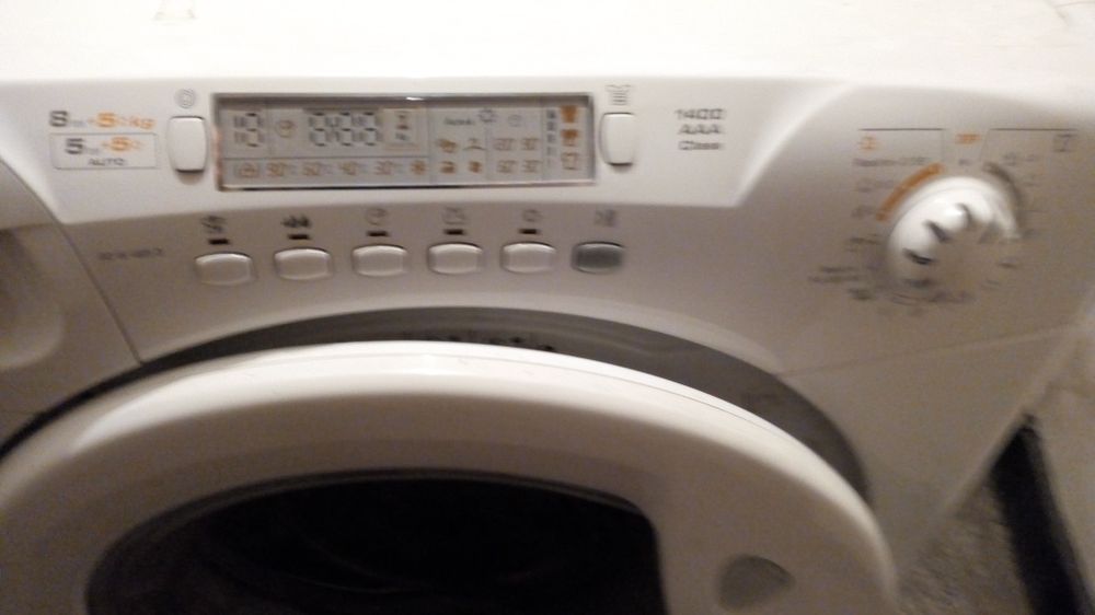 Продавам пералня Candy за резервни части