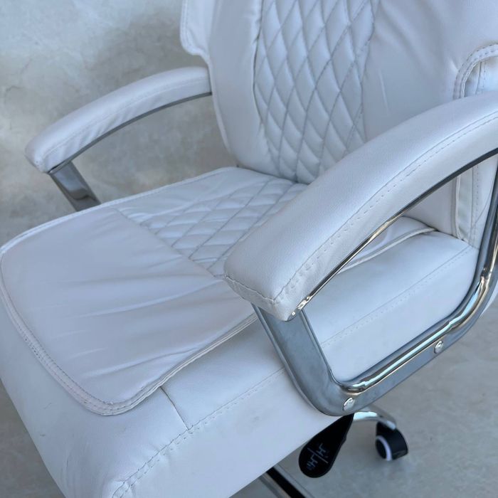 Офисное кресло Delta, Saprano, Line chair для руководителя