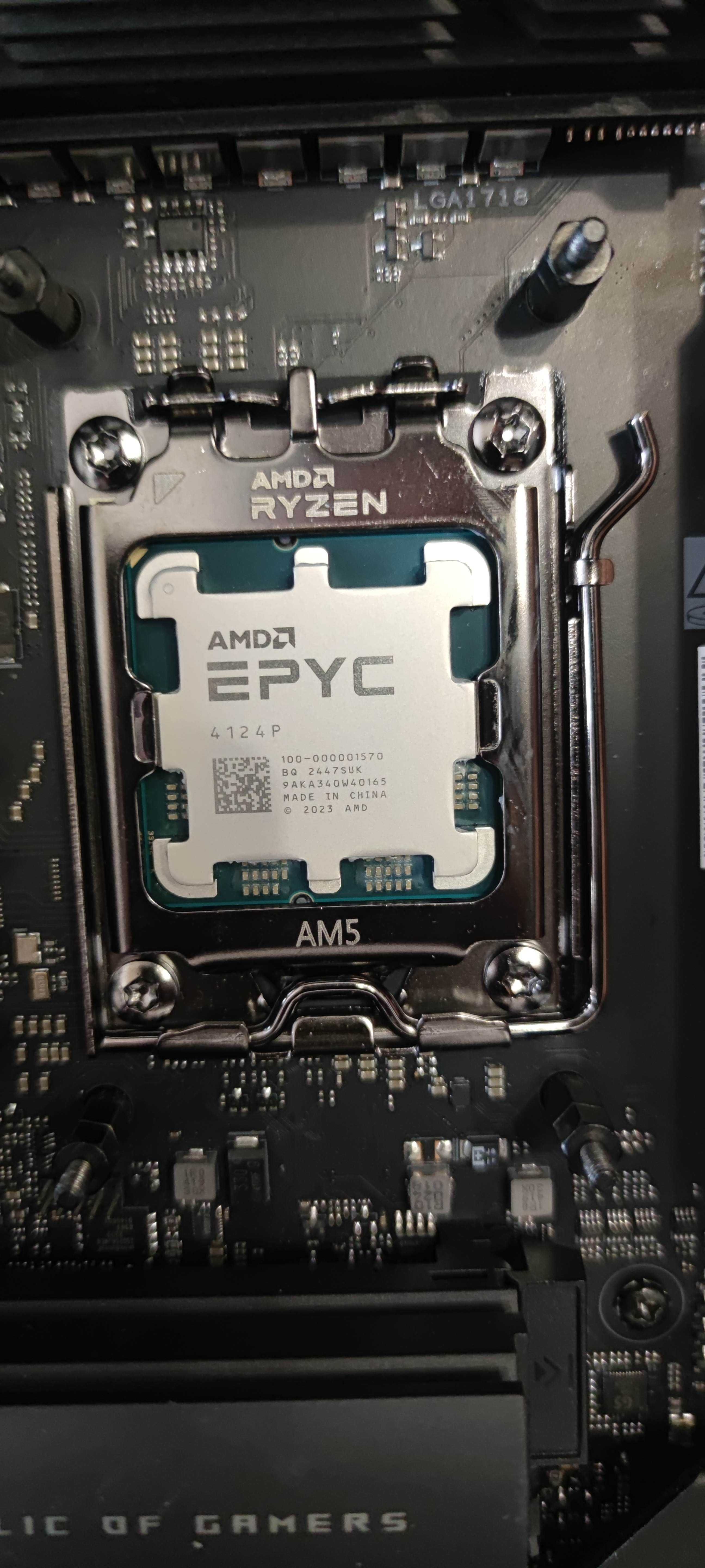 Процесор AMD EPYC Raphael 4124P 4C/8T 3.80-5.10GHz