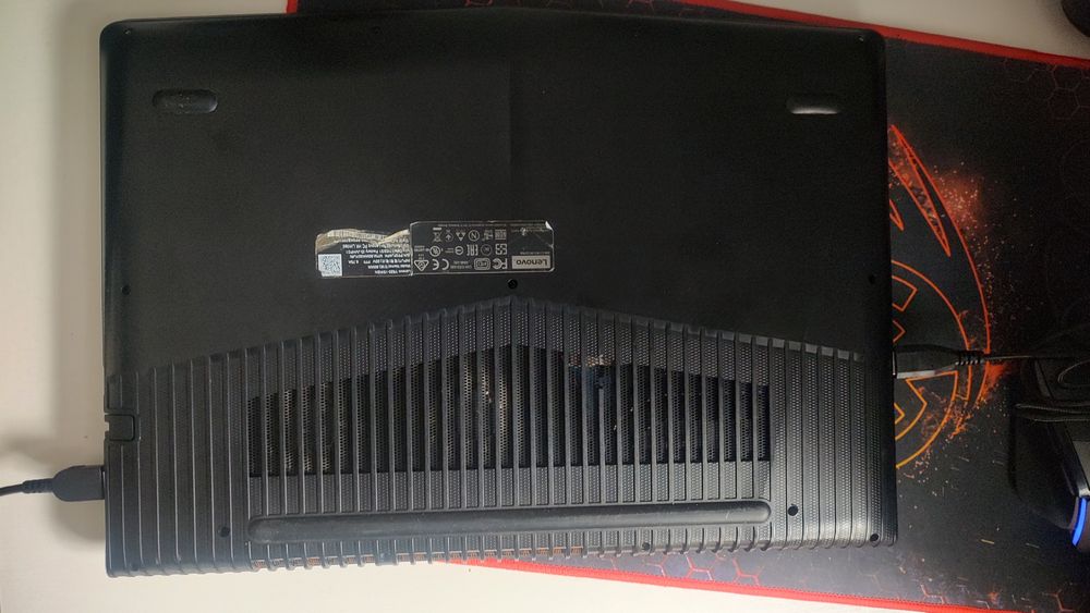 Vând laptop gaming Lenovo legion y520