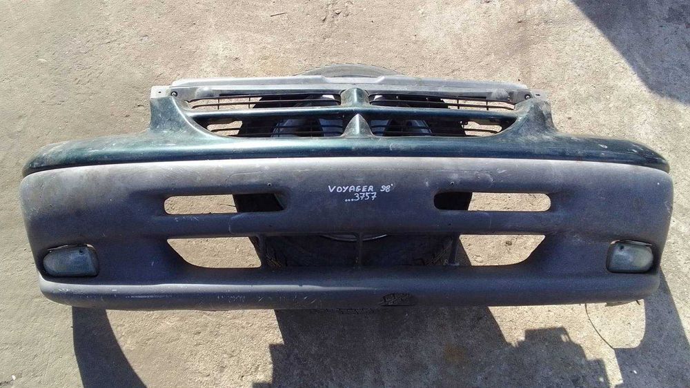 Предна броня Chrysler Voyager 1998г.