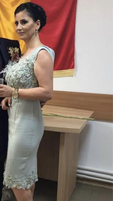Rochița mărimea 38 potrivită oricărui eveniment