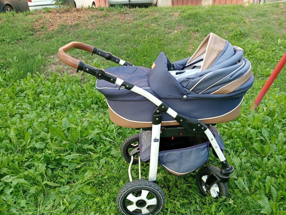 Cărucior de bebeluși