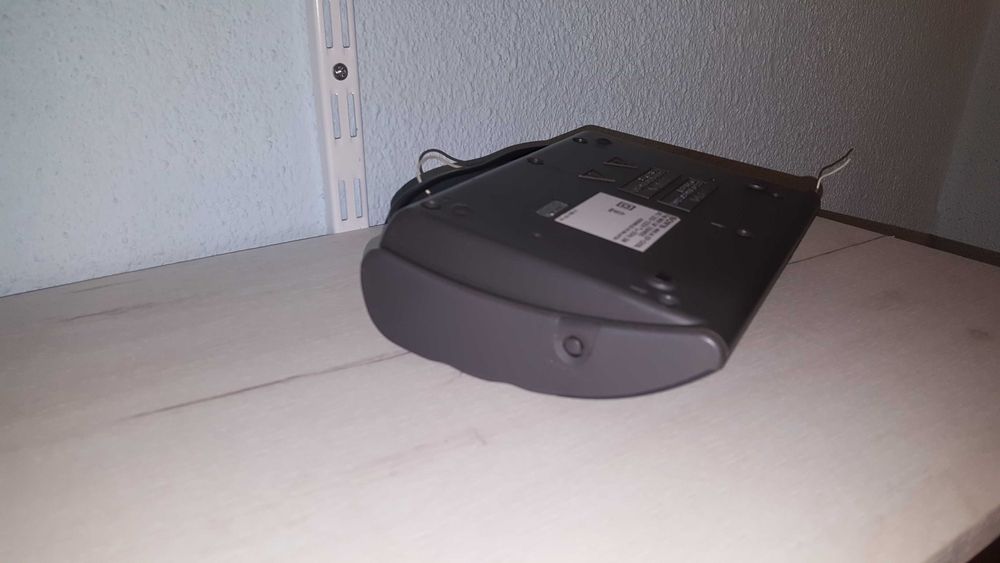 Compact desktop radio Sony ICF C203L LW/ MW/ FM  (Japan)