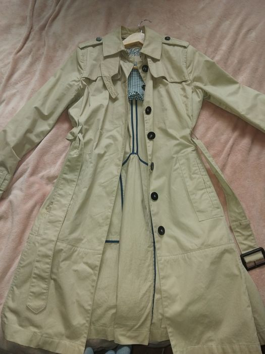 Vând geaca de vânt urgent!