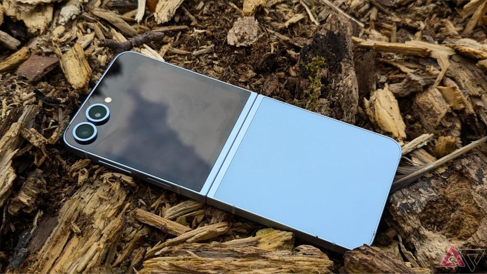 Samsung galaxy Flip z 6 ca nou schimb cu iphone 17 air