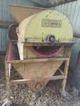 Separator pentru strugui