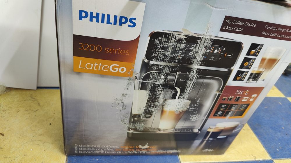 Кофемашина Philips EP3241. Новая