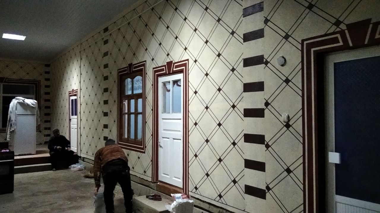 Fasad ishlarini tavsiya qilamiz (shtukaturka va travertin)