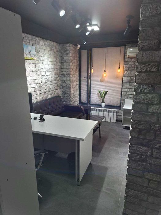 Центр. Площадь Х.Алимджана. Дархан. Сдаётся в аренду комфортный офис.