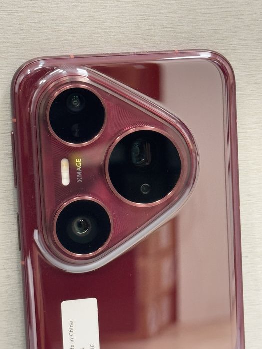 Продавам нов Huawei Pura 80 PRO