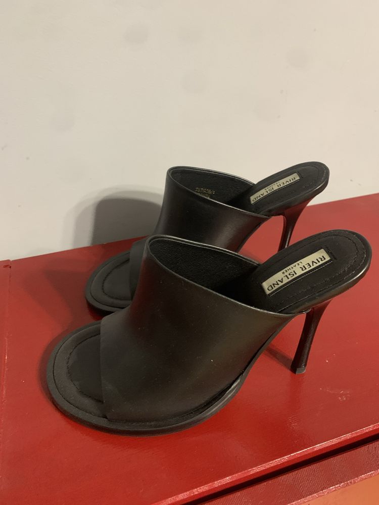 River island - saboti