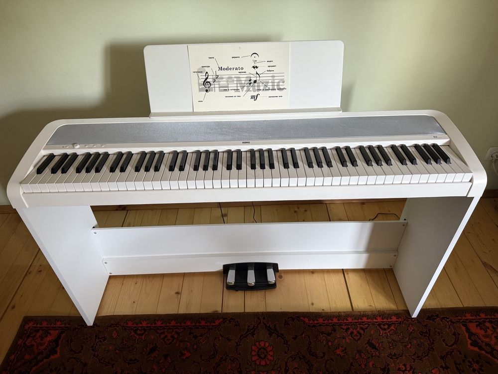 Продавам дигитално пиано Korg B2 + стойка,педалиера,покривало,слушалки
