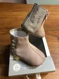 Mellesa   ,Мajoral, Vans