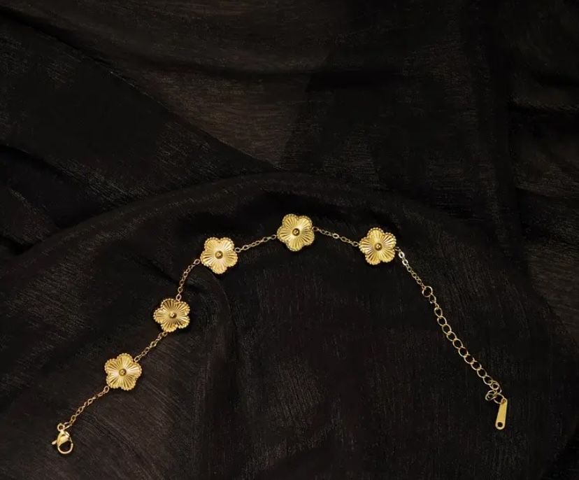 Браслет Van Cleef покрытием золоты