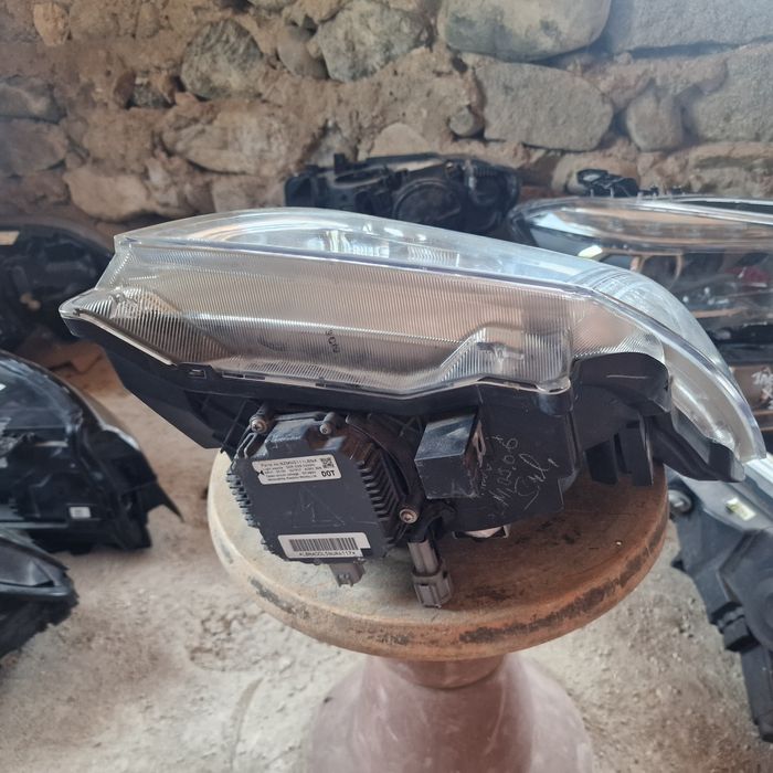 Nissan Navara xenon 2004-2010 ляв фар