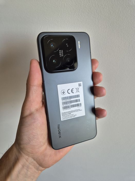 Нов Xiaomi 15 Black 256GB ROM 12GB RAM с 3 години гаранция (36 месеца)