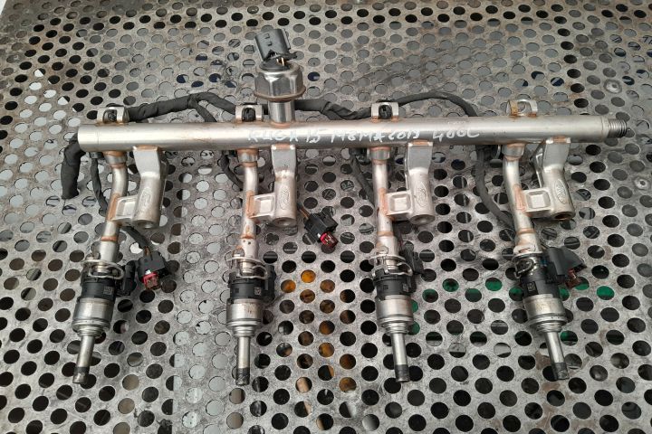 Rampa injectoare DS7G-9H487-DD Ford Kuga 2 [facelift] [2016 - 2020] C