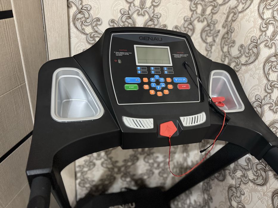 Продам беговую дорожку GENAU