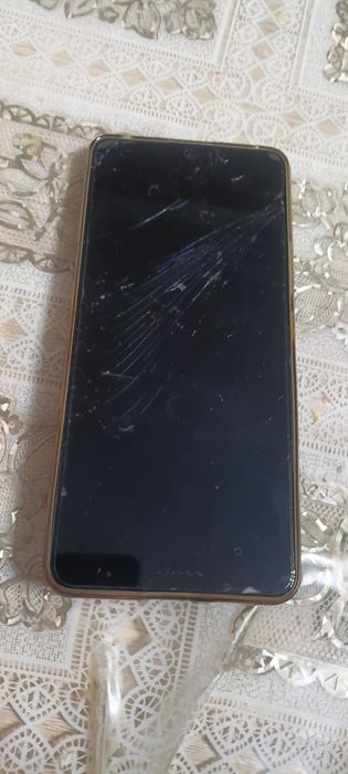 Продам телефон нерабочий.есть коробка