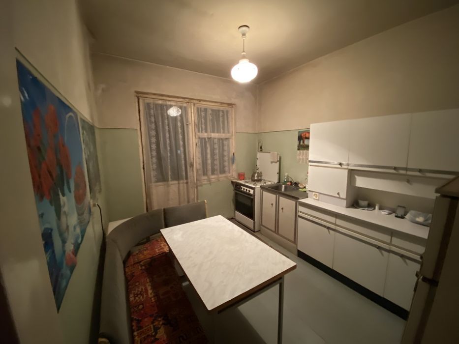 Продаётся срочно Квартира на Боз базаре!