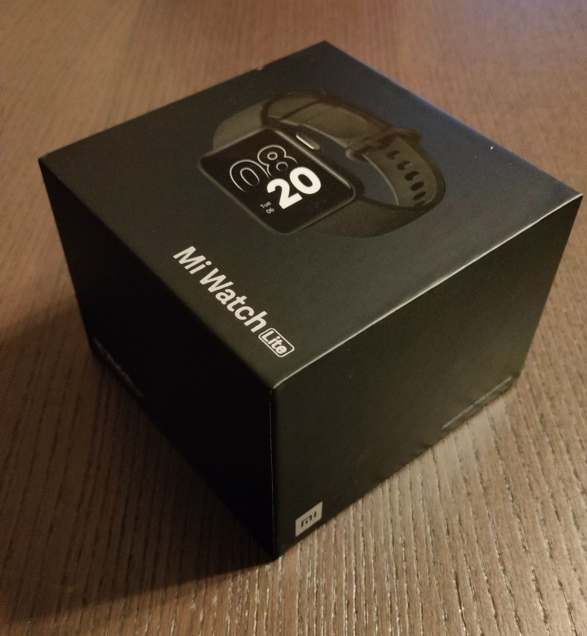 Продавам смарт часовник Xiaomi Mi Watch Lite
