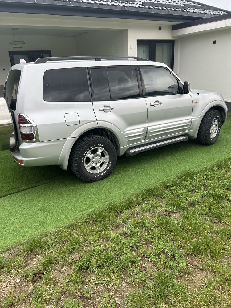De vanzare Mitsubishi pajero 2001 automat si autoutilitara