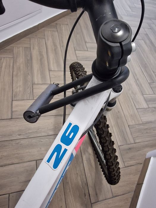 Bicicleta marimea 26 noua cu jante duble si accesorii incluse