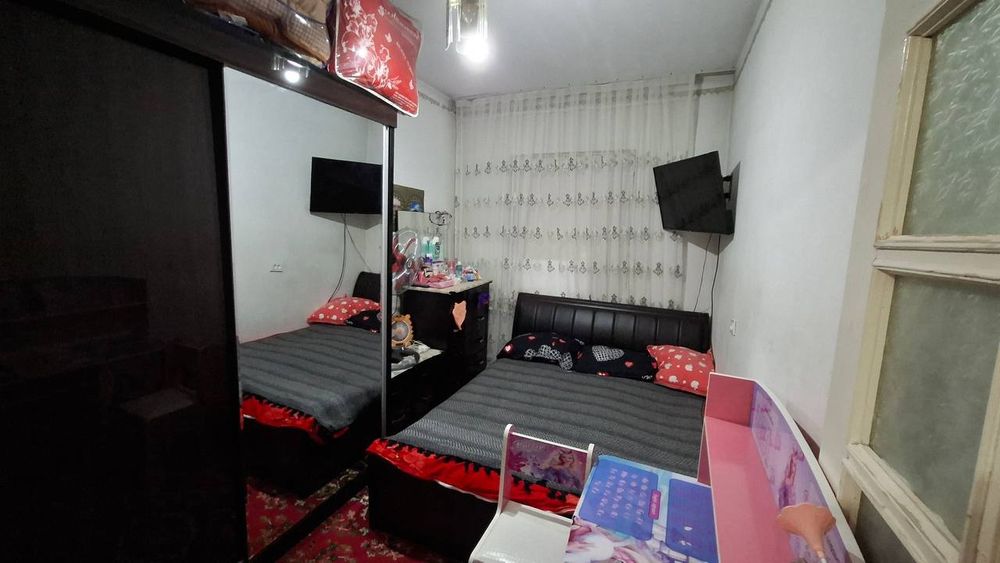 Medgaradokda 5 xonaliy uy sotiladi