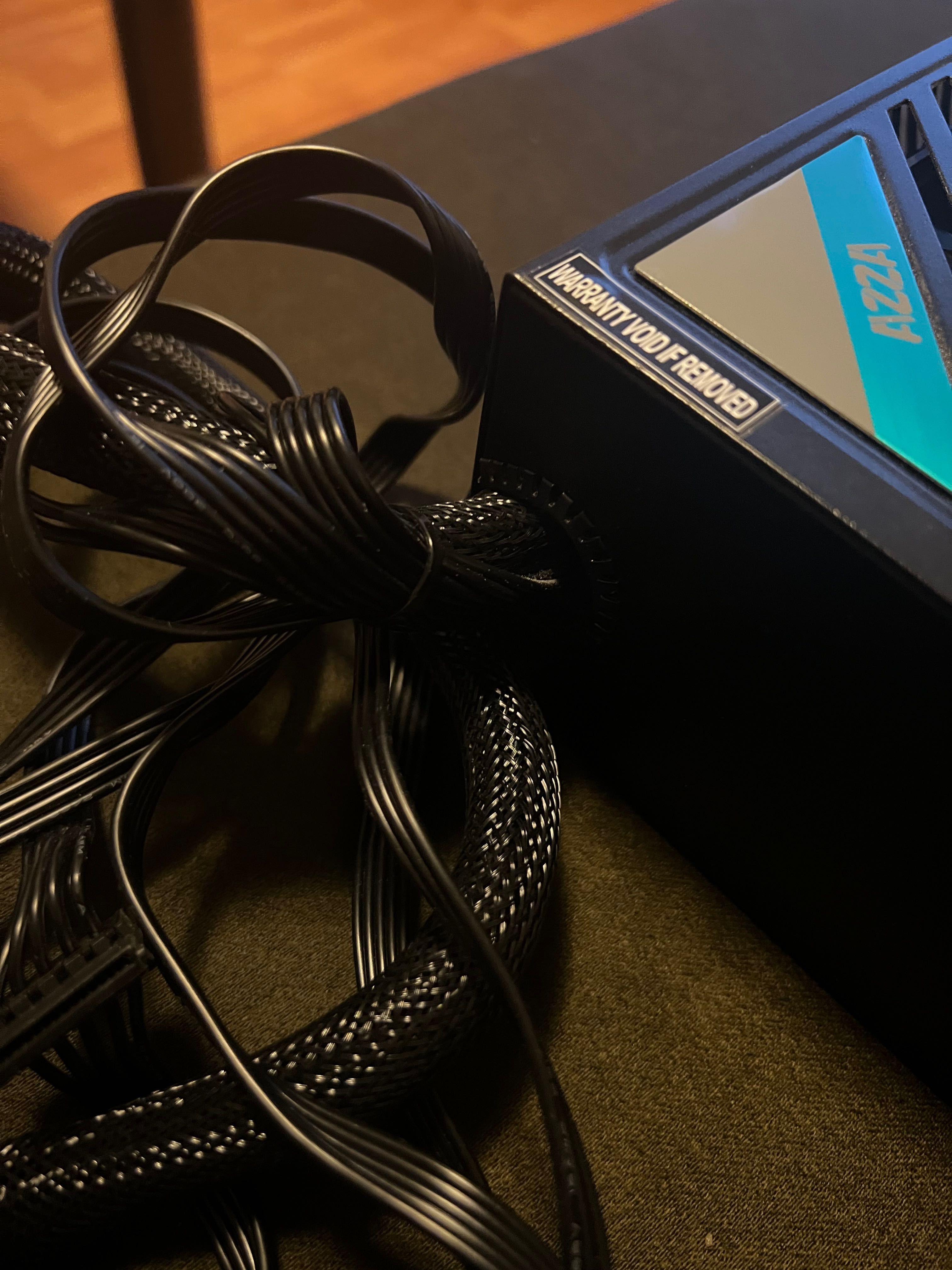 Захранване за компютър В ГАРАНЦИЯ Azza 650W