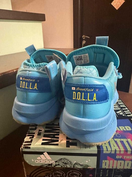 Adidasi blue marimea 37.5