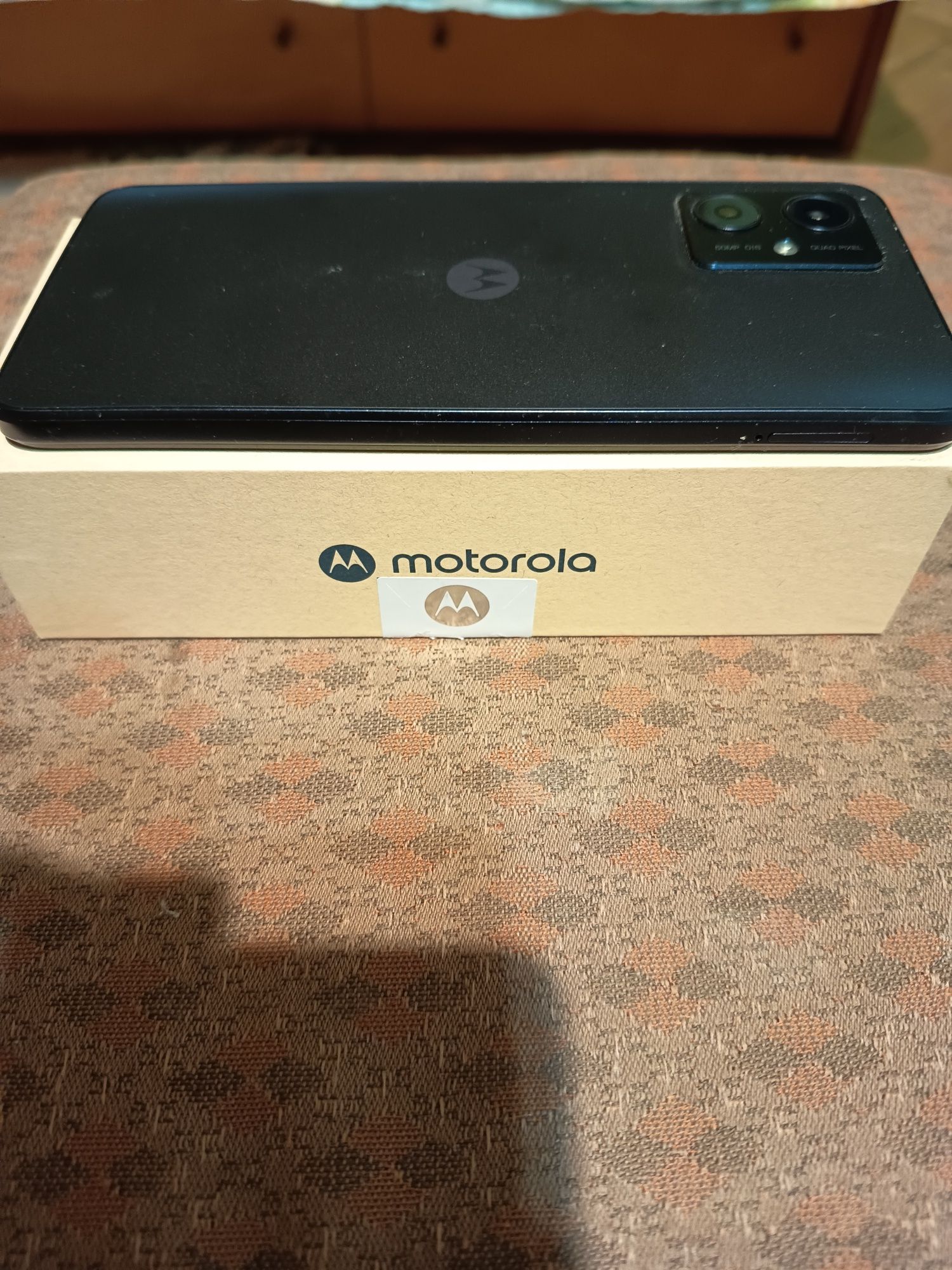 Телефон Motorola G54