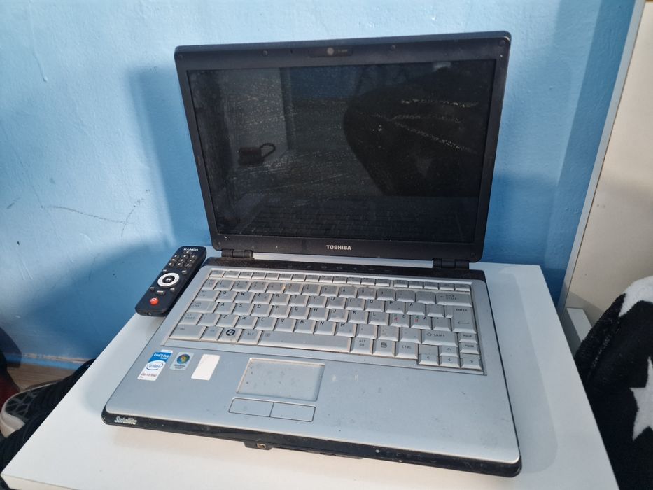 Vand leptop TOSHIBA