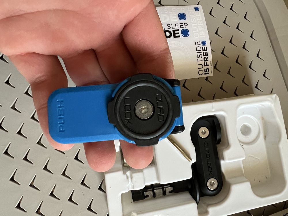 Suport telefon Quad Lock cu prindere in jug