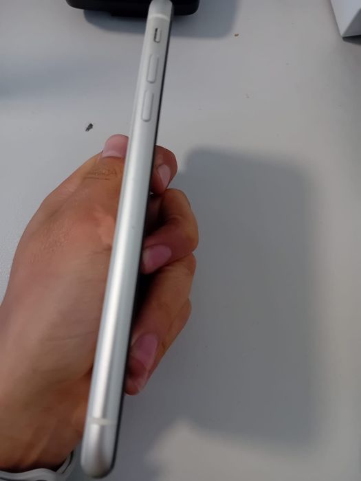 Vând / Schimb iphone 11