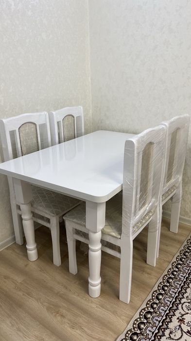 Продам стол 1,2*80, стулья 4 шт новые 50*50*50