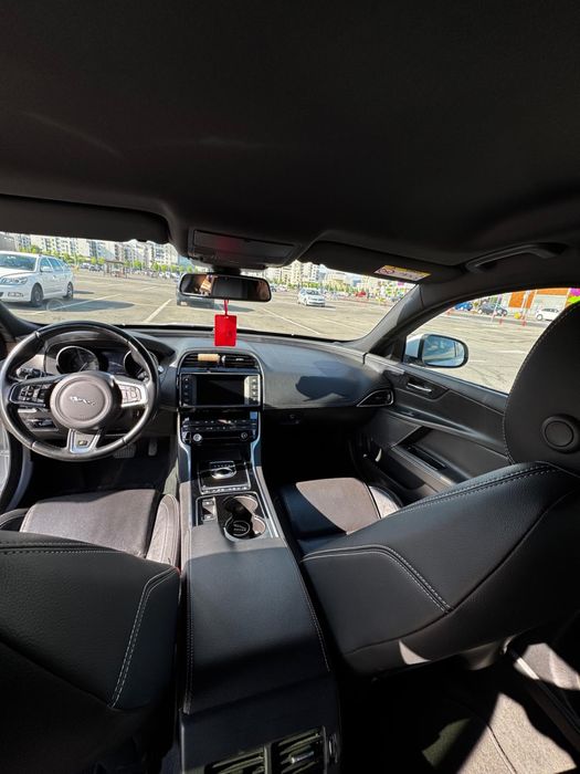 Jaguar Xe R sport
