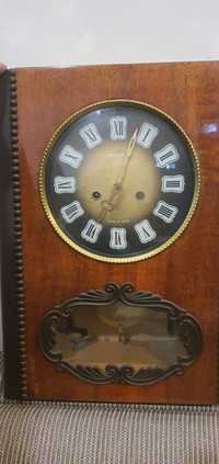 Стар Часовник марка Янтар